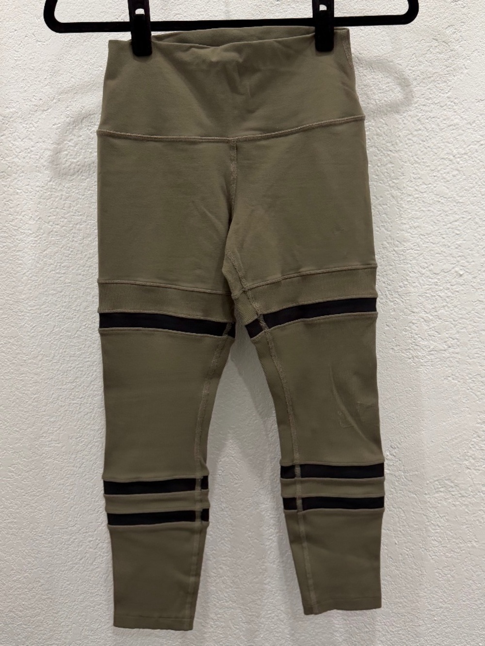alo Yoga Leggings, Olive with Black Stripes, Small